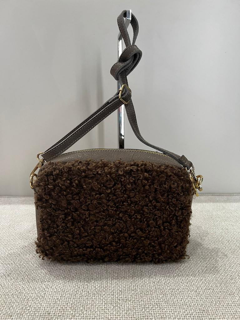 Borsa Bauletto Teddy Con Tracolla In Pelle - Divisione Chickster's cod. M3507 main:sha1=a7c55d3fb4a6d7bf8230dd1fbcc9f0ece8d1719c