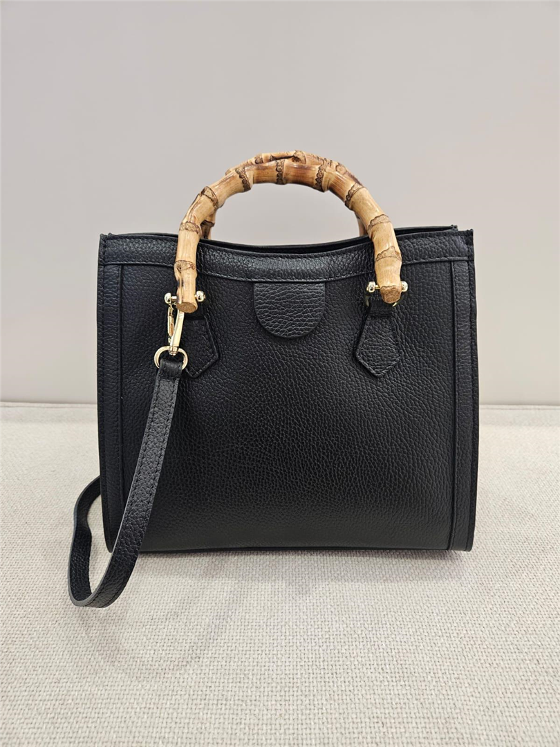 Borsa In Pelle Grande Con Manici Legno Cm 28 X Cm 24 - Divisione Chickster's cod. M3529 main:sha1=95bd0c34bcd9fa8c80b435f18c02483c18ac4d01