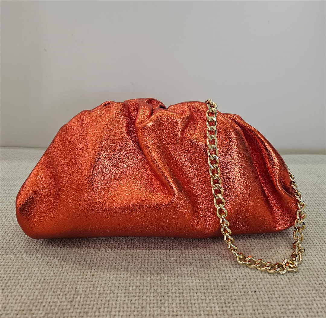 Borsa Pasticcino Piccola Laminata Con Tracolla Dorata - Divisione Chickster's cod. M3540 main:sha1=68e1898be06e77b6f7f7cfa900bb467dd8399730