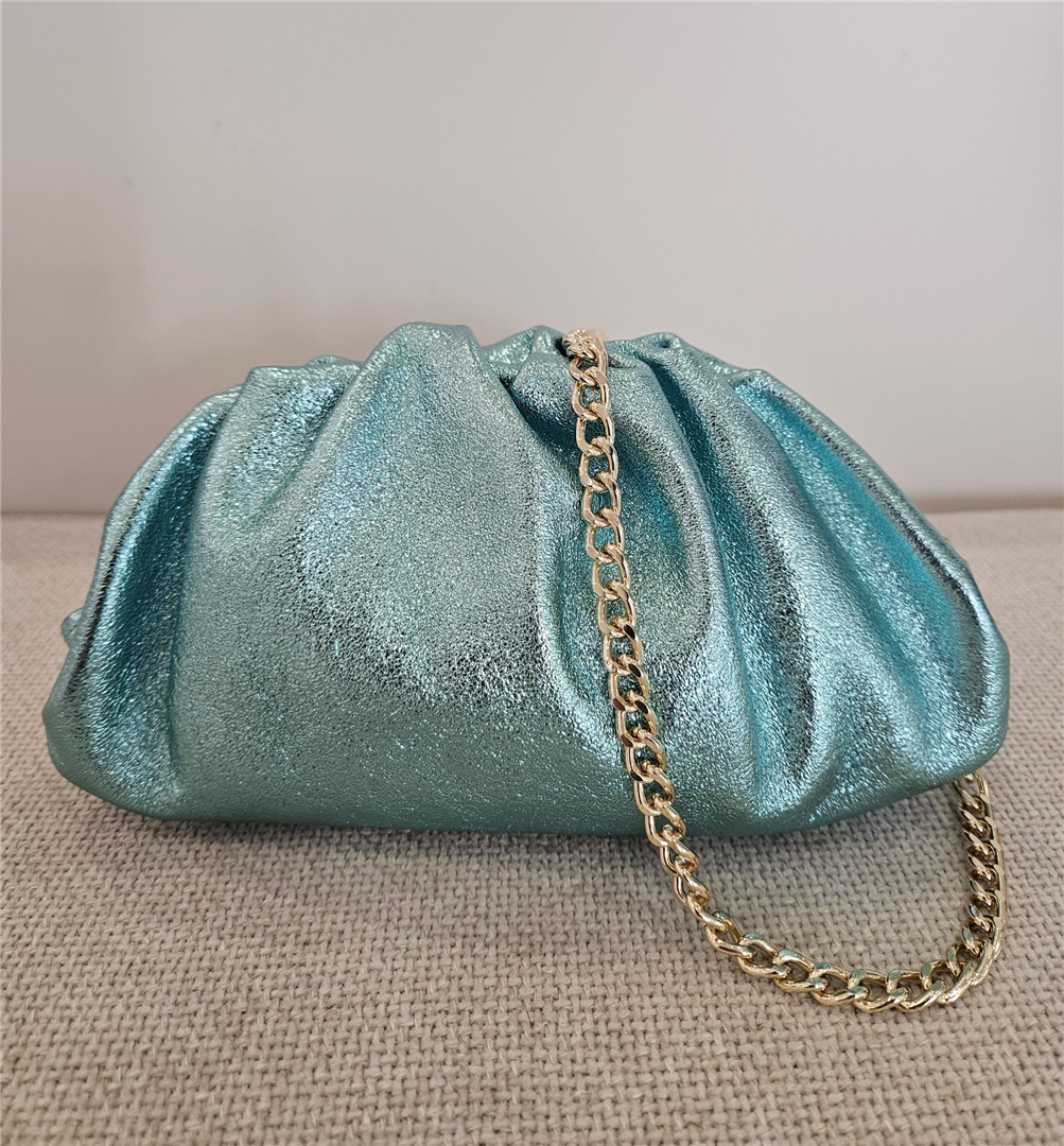 Borsa Pasticcino Piccola Laminata Con Tracolla Dorata - Divisione Chickster's cod. M3540 main:sha1=3402215f92abf43cc241cbbbfc69dc3969d4ea93