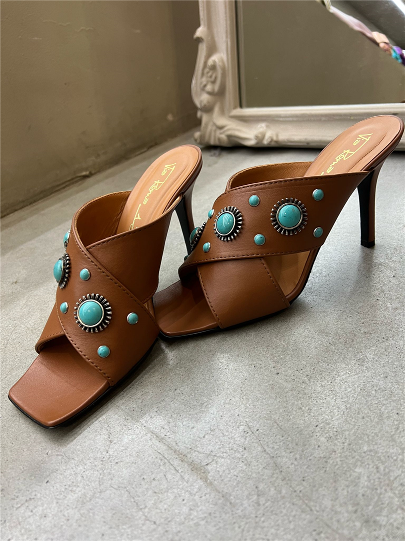 Sandalo Con Applicazioni Perle Turchesi A Contrasto Tacco Cm 9,5 - Via Roma 15 cod. 3937/2 main:sha1=e07f4ee7856129241961c2339638f0ab7230e007