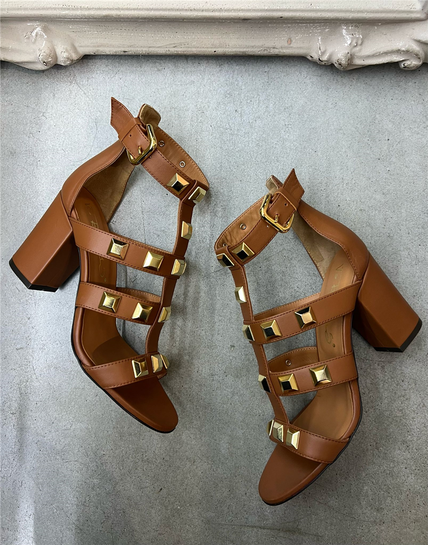 Sandalo Borchie Oro Tacco Grosso Cm 8 - Via Roma 15 cod. 3703/9 main:sha1=fa4ff7a9ecc8020bc8bab08d323439d06cfc31c6