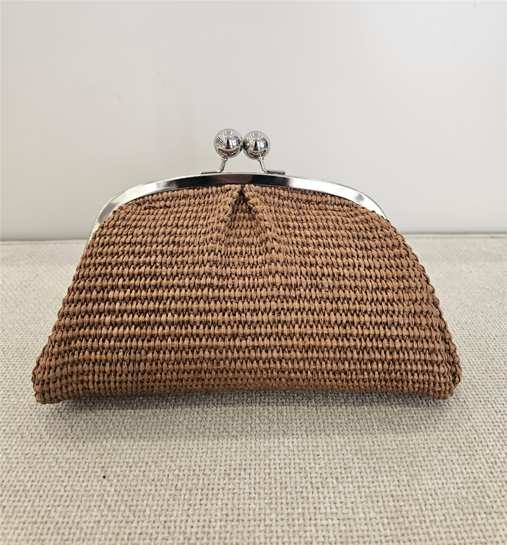 Borsa Pasticcino In Rafia Piccola Con Tracolla Lung. 24cm H 13cm - Divisione Chickster's cod. M3545 main:sha1=9321a3310a2bd623f2db3da84e435ea58d3b47a9