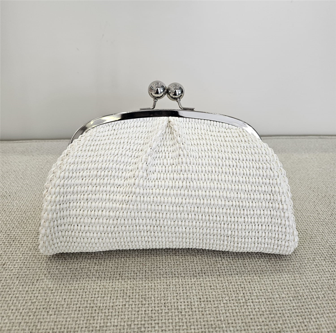 Borsa Pasticcino In Rafia Piccola Con Tracolla Lung. 24cm H 13cm - Divisione Chickster's cod. M3545 main:sha1=f501c0f05c0f2941661c358fc0e6e9bd2cc3d857