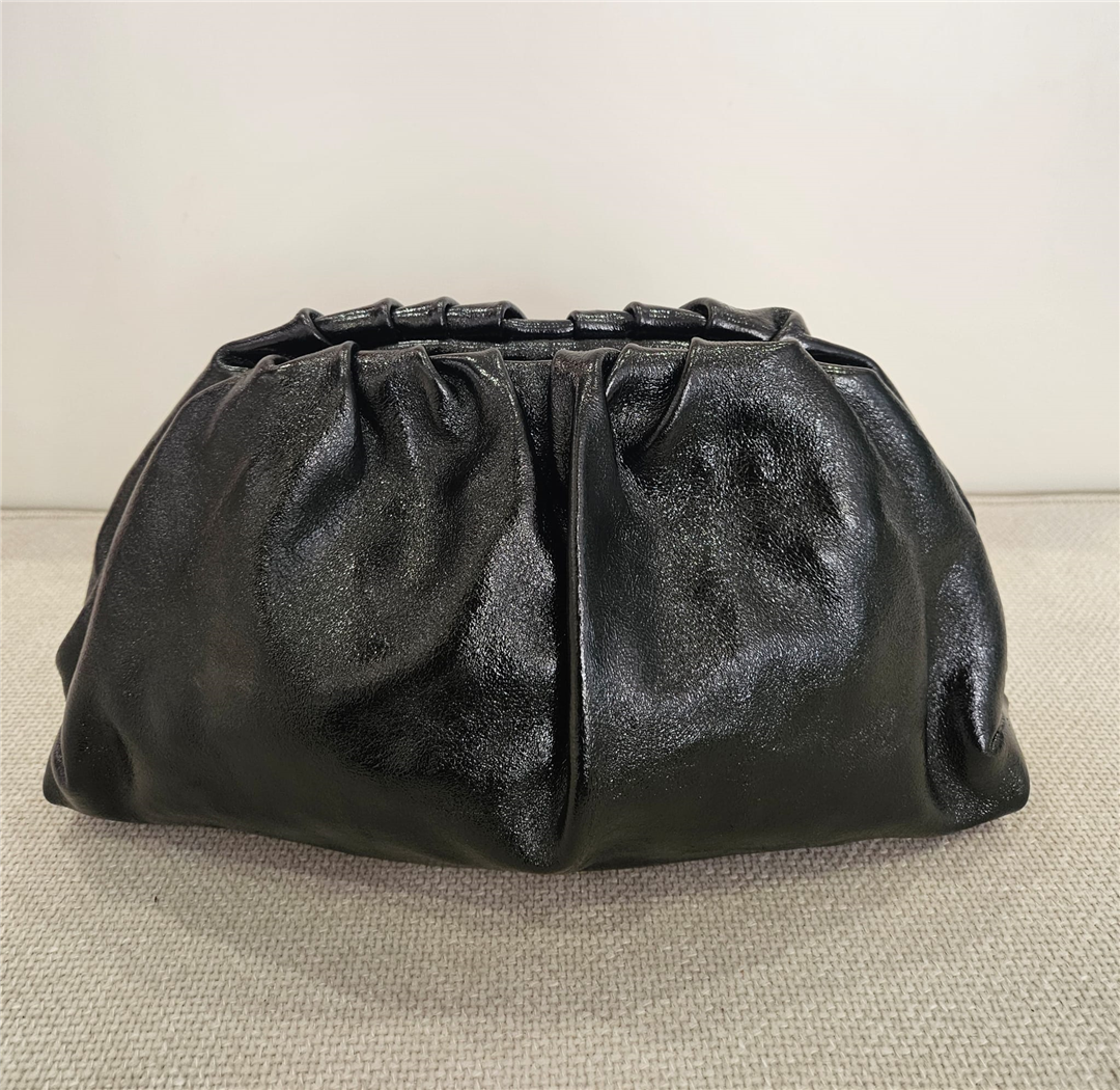 Borsa Pasticcino Grande Laminata Con Tracolla Argento E Pelle - Divisione Chickster's cod. M3539 main:sha1=bb231091a63d64aa1d9d73755532950610fbe2a6