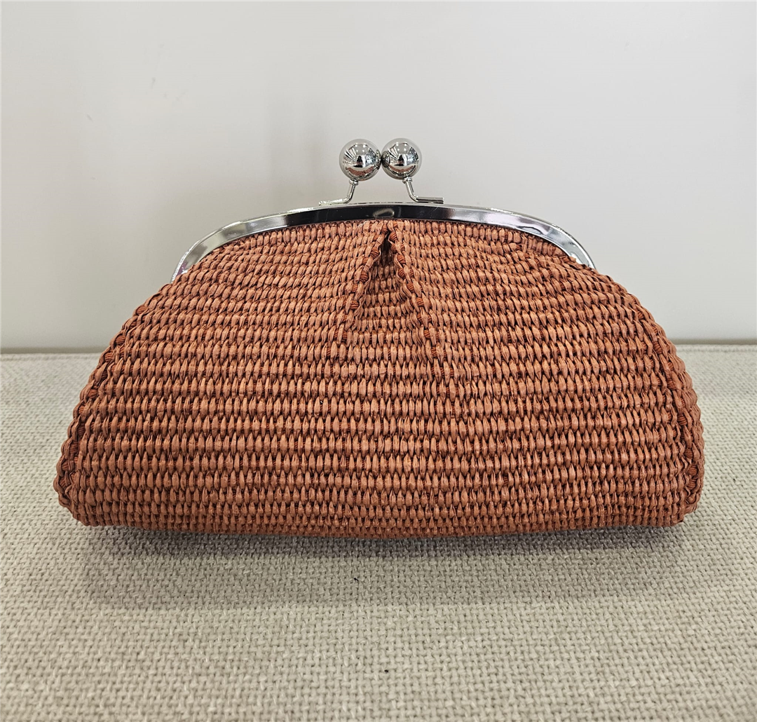 Borsa Pasticcino In Rafia Piccola Con Tracolla Lung. 24cm H 13cm - Divisione Chickster's cod. M3545 main:sha1=45eb67f4ec538e5dee3df1e36f500caa03442e0a