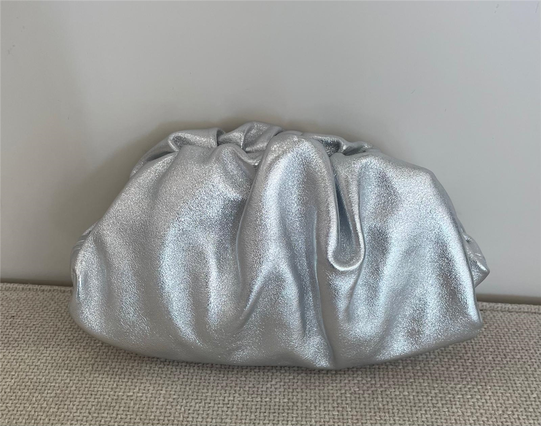 Borsa Pasticcino Piccola Laminata Con Tracolla Dorata - Divisione Chickster's cod. M3540 main:sha1=fdd321dc326fa092983cecb5e79b79808d19c078