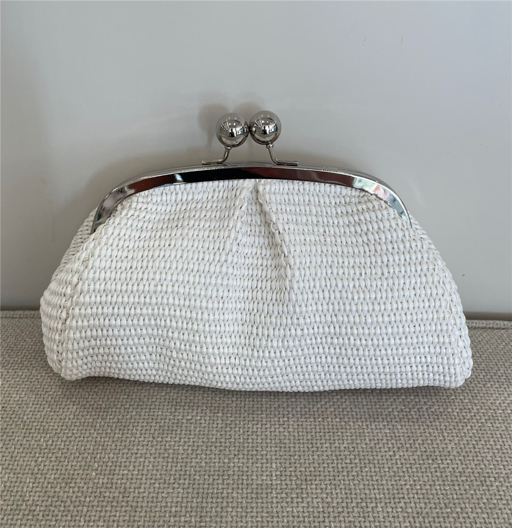Borsa Pasticcino In Rafia Piccola Con Tracolla Lung. 24cm H 13cm - Divisione Chickster's cod. M3545 main:sha1=0f0200c4da9638e9f3553b11100d8ccb4a17a3ef