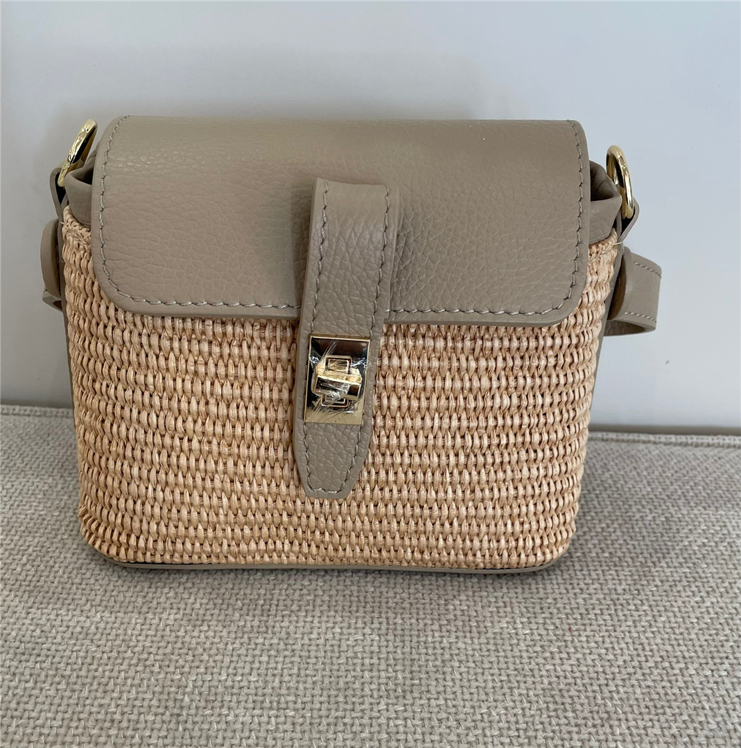 Borsa Bauletto In Rafia Con Tracolla Dorata Lung.18 Cm H. 14cm - Divisione Chickster's cod. M3548 main:sha1=cbf620db151ea8b111a7f972756f4624ee975fa4