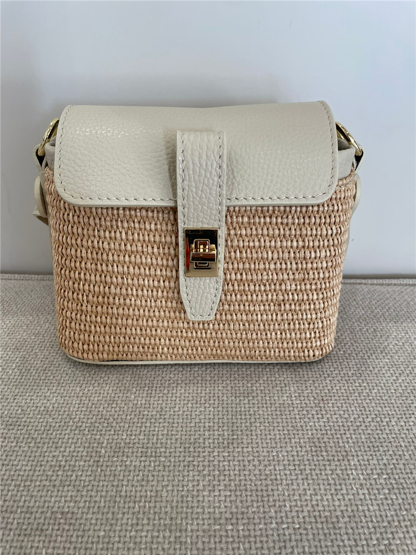 Borsa Bauletto In Rafia Con Tracolla Dorata Lung.18 Cm H. 14cm - Divisione Chickster's cod. M3548 main:sha1=f8467273351430374f0cb0886434f67ae49ef86c