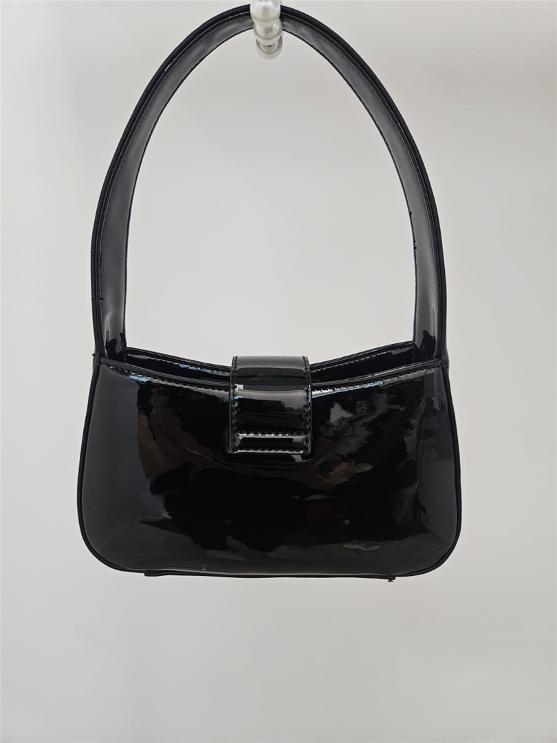 Borsa A Mano In Vernice Lung. Cm 19 H. Cm 11 - Vicolo cod. AS0028 main:sha1=29bf7a878c7136e36308fafbe947a2b0be1daf3a