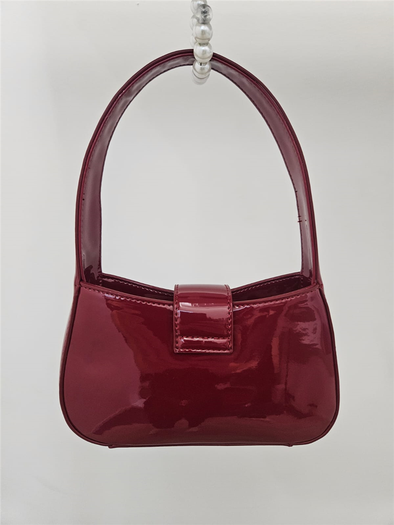 Borsa A Mano In Vernice Lung. Cm 19 H. Cm 11 - Vicolo cod. AS0028 main:sha1=d30e44be5ca06029d7e1418703441e9f86f65d7c