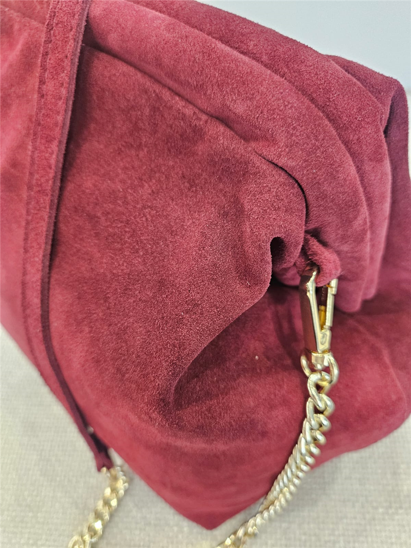 Borsa In Camoscio Con Tracolla Dorata Lung. Cm 26 H. Cm 22 - Divisione Chickster's cod. M3559 main:sha1=840e9b5e49a49dca351ac295027058597b8d6104