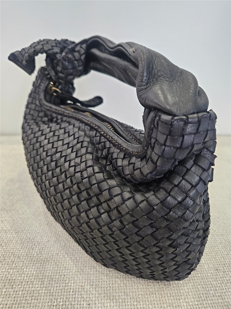 Borsa Pelle Intrecciata Piccola Lung. Cm 26 H.cm 16 - Divisione Chickster's cod. M3557 main:sha1=377c25fc0bc8f9ea38e01e9be3c2b3d24946c141