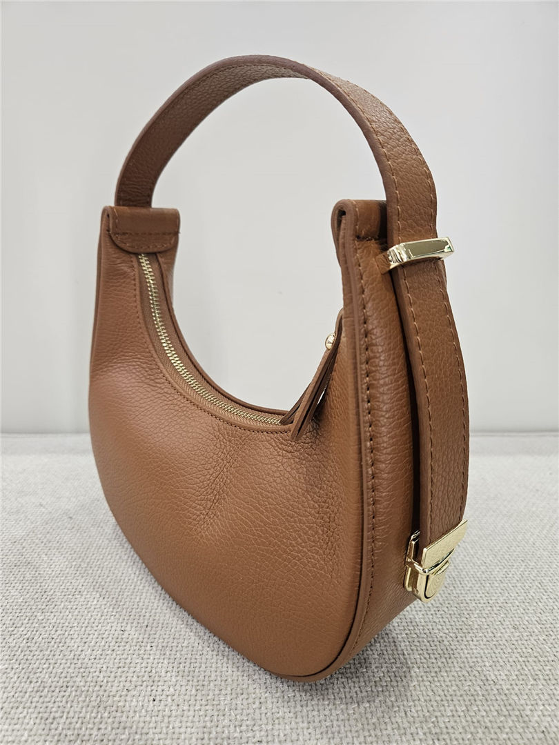 Borsa Mezzaluna Con Zip Ling. Cm 21 H.12 - Divisione Chickster's cod. M3555 main:sha1=5405cc2a7d2f919000bf29d3d00fc61c6ad9bb05