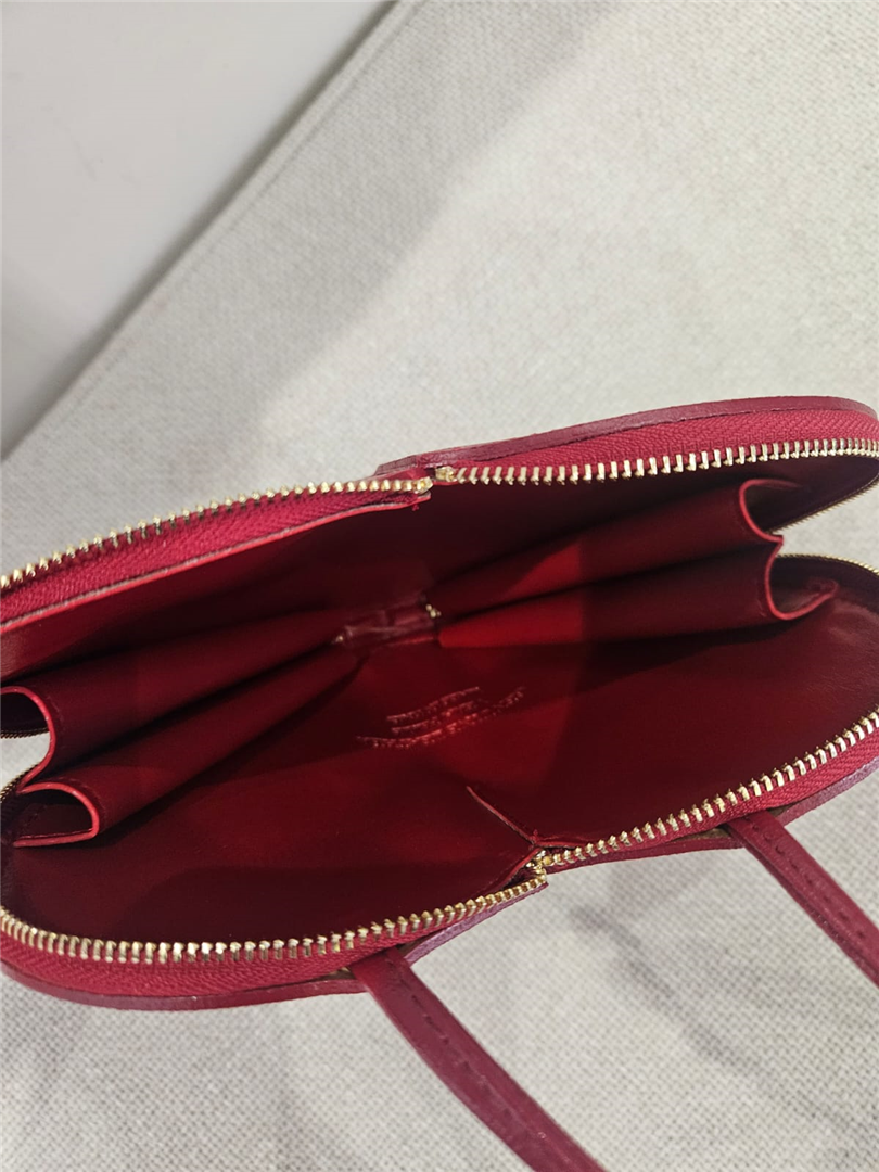 Borsa Cuore In Pelle Con Zip E Tracolla - Divisione Chickster's cod. M3567 main:sha1=41dcef5a231c70b1a01299da8b23d729440e1619