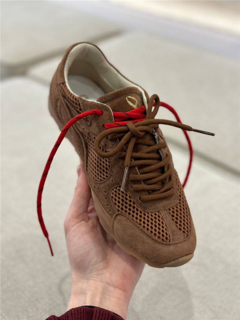 Ovye Sneakers In Camoscio Con Lacci Bicolore - Ovye' cod. 25/AM25003CRO main:sha1=e00a85ebedd4b6e8fed277697c3dad646380605f