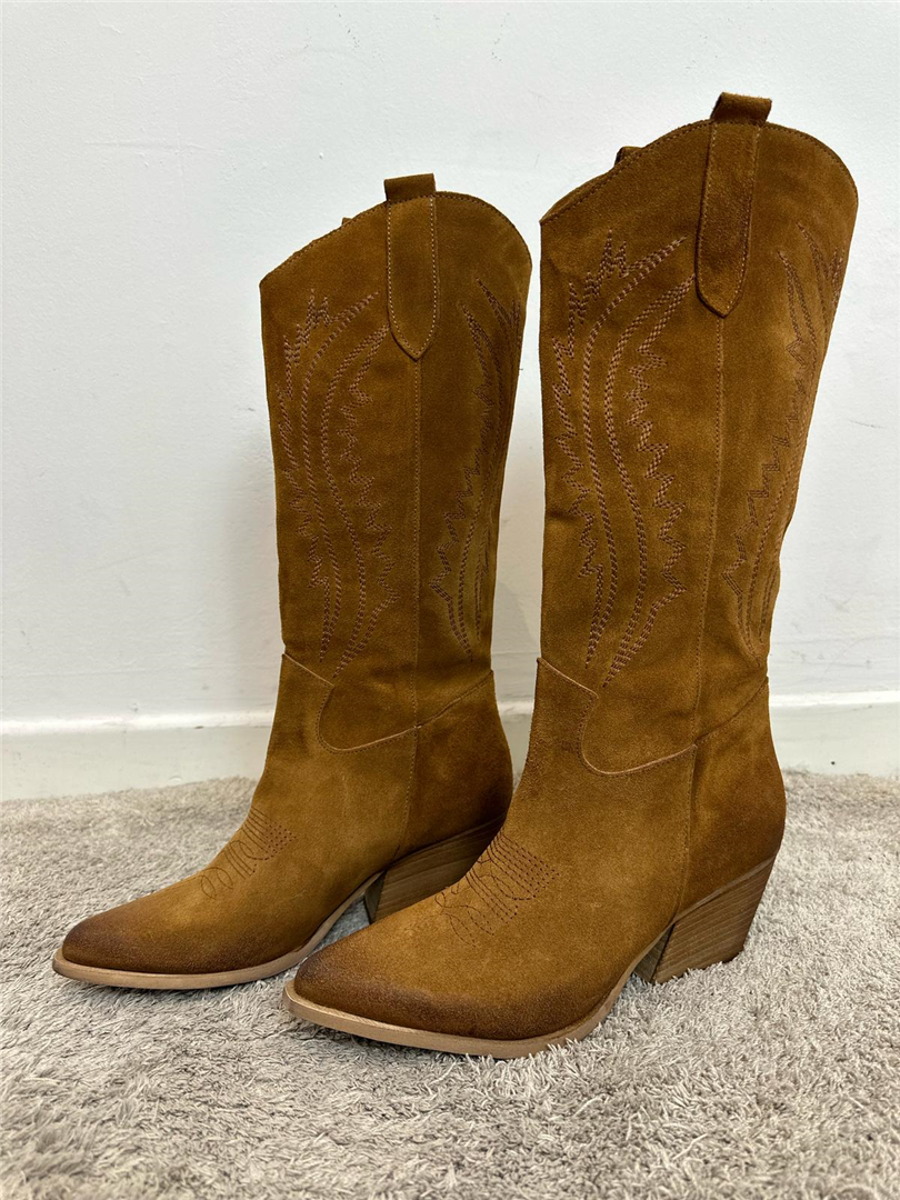 Texano In Pelle Scamosciato Ricamato - Via Mondana cod. IGNACIA EST main:sha1=a8d7755cc04bbfb6b28616ad8c96bf61e6b7c900