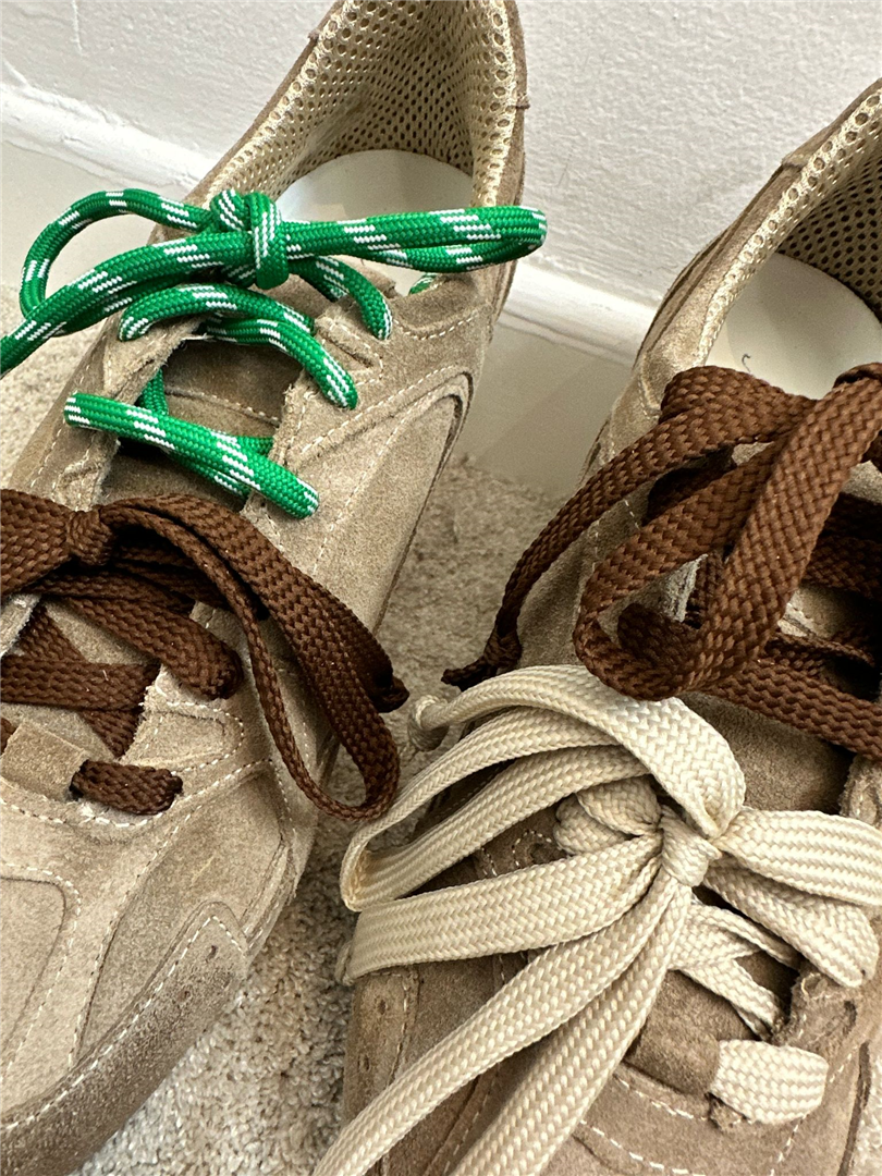 Sneakers In Camoscio Con Lacci Bicolore - Via Mondana cod. CLARA main:sha1=8b12ae31d0035f7bb0a140e24b683ef0328a85d3