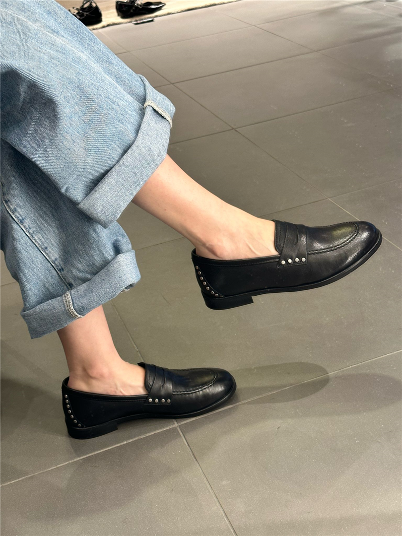 Mocassino In Pelle Con Borchie - Via Mondana cod. VMD06 main:sha1=936aa1673da7c6fccb66866979f326ed030917b2