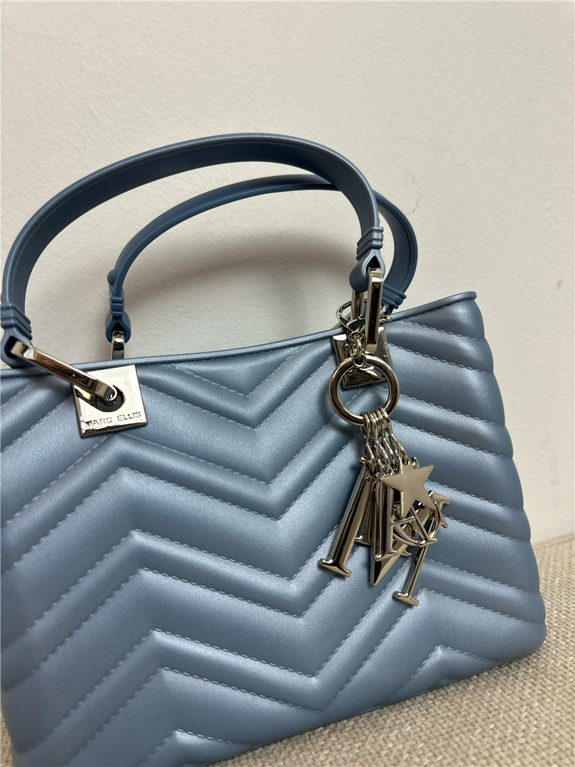 Handbag Con Charms L. Cm 25 H. Cm 15 - Marc Ellis cod. FLAT KRISSYMWAVE main:sha1=06c547e101dc023e2555357e04245ea0094d4944