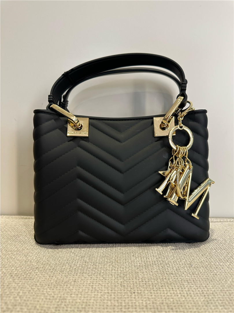 _handbag Con Charms L. Cm 19 H. Cm 14 - Marc Ellis cod. FLAT KRISSYSWAVE main:sha1=7371d0c0e94127145c3156cd111e32c1a6fbbad7