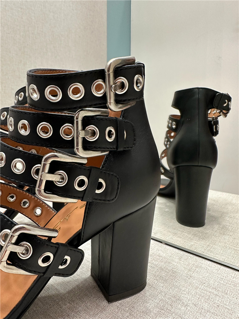 Via Roma15 Sandalo In Pelle 100% Con 4 Cinturini Fibbie E Occhielli - Via Roma 15 cod. 2332 main:sha1=ad99707cf77882a98a8c689abcdfc42007618ba2