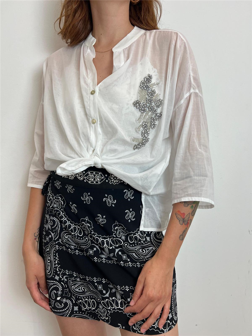 Camicia Coreana Scollo V Con Applicazione Gioiello - Haveone cod. CMA_N157 main:sha1=4a43fb3fbaf1ddbbbc5bfb8cd43008988aeb797f