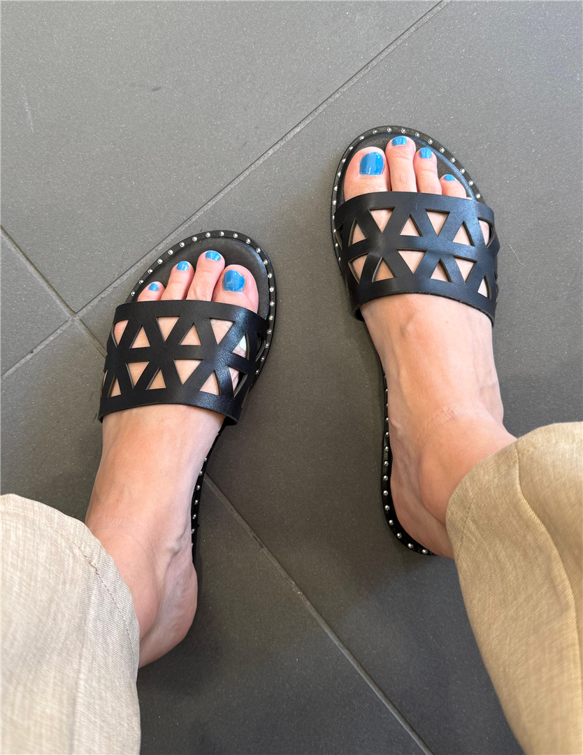 Sandalo In Pelle Con Fascia Traforata - Via Mondana cod. JESSYNOB main:sha1=e85cb0c04bbe737455ffc9a85fd0d374c5b0431a