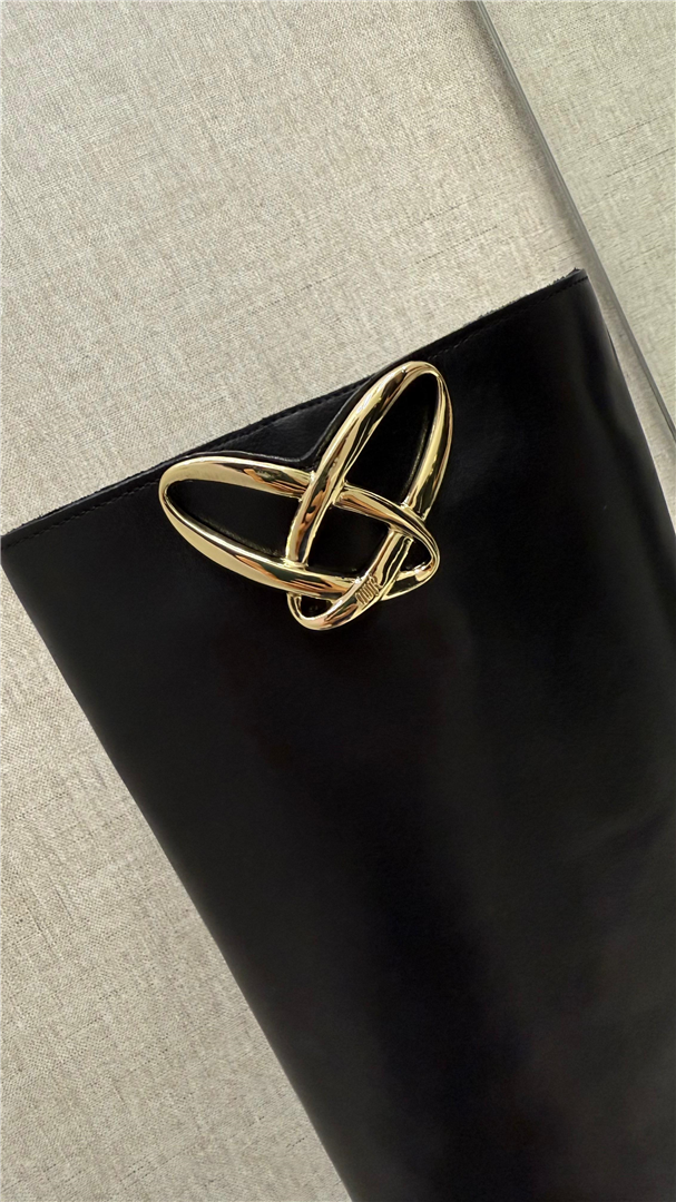 Ovye Stivale In Pelle Con Gambale Alto Applicazoone Logo Dorato - Ovye' cod. 25/RGTERRY41VIT main:sha1=1ba7d281a127bf40c0fcdc037f160c52b205d7e1