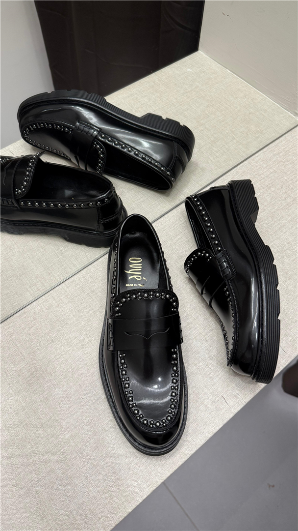 Ovye Mocassino In Pelle Con Borchie - Ovye' cod. 25/LFASTRY030BOS main:sha1=7b9b9933436826c9f43959898af2c6bac5df761c