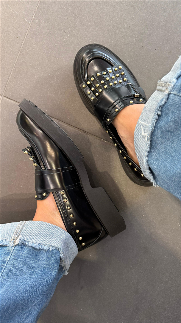 Mocassino In Pelle Abrasivato Con Frange E Borchie - Via Mondana cod. VMD15ABR main:sha1=5d32a0a1495dee536af4f43e0ab0d563922b851b