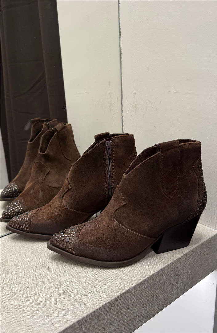 Texano Basso Con Borchie - Via Mondana cod. ALEJANDRACAM main:sha1=4c4823d0c5a9ffe230d14e01fd21ade507eeb703