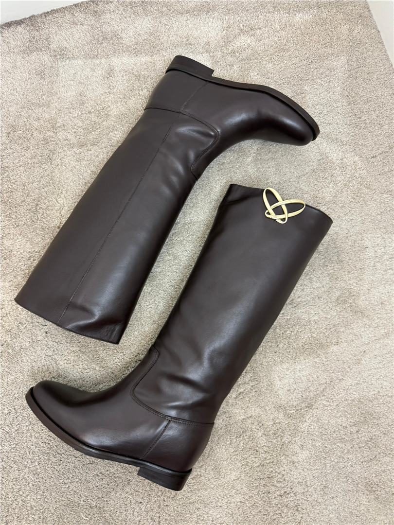 Ovye Stivale In Pelle Con Gambale Alto Applicazoone Logo Dorato - Ovye' cod. 25/RGTERRY41VIT main:sha1=56cd68b70a0dded7b35c3d05a1741ceafef4e8bf