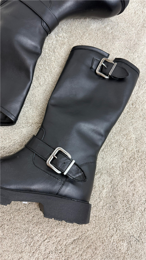 Biker In Pelle Con Fibbie - Via Mondana cod. VMD001 main:sha1=fb3ff1e880a7888783dcccb0273dcf737620d836