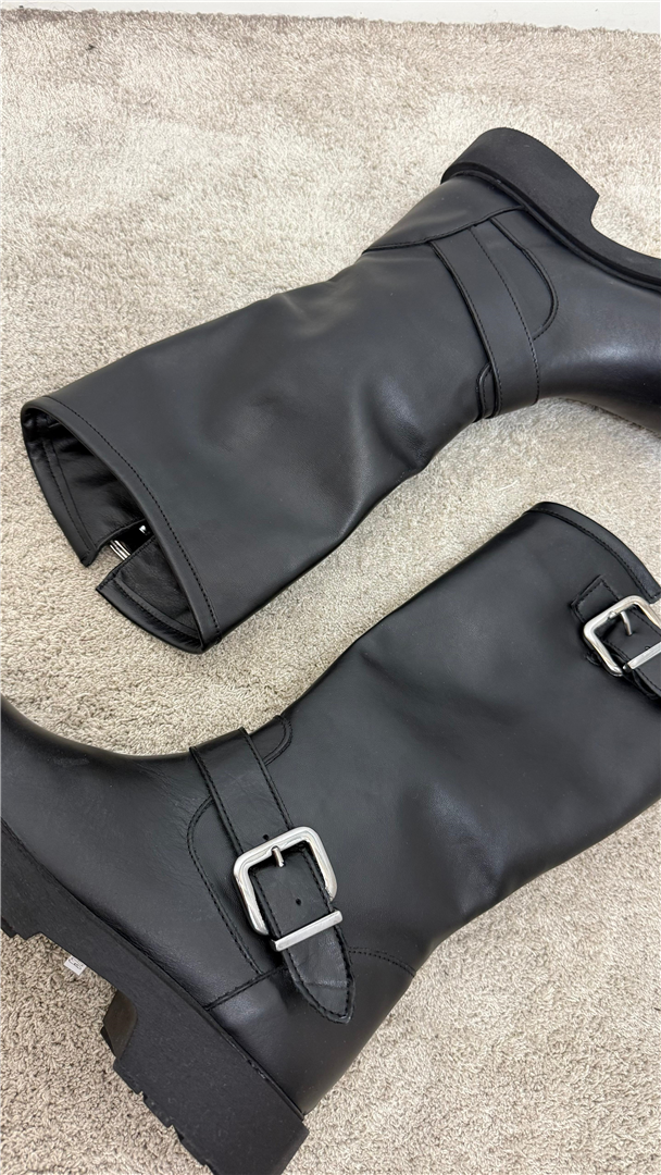 Biker In Pelle Con Fibbie - Via Mondana cod. VMD001 main:sha1=fe6695a862bea80f7790ee5c1b085e0c4585f0a7