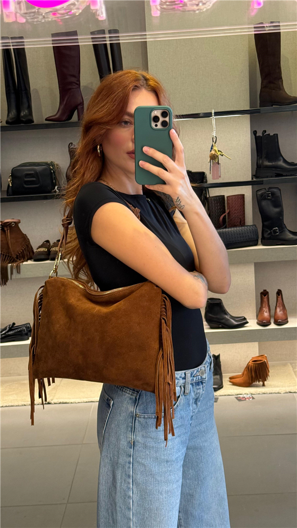 Borsa In Camoscio Con Frange Con Tracolla Lung. Cm 35 Alt Cm 27 - Divisione Chickster's cod. M3583 main:sha1=6068cafe90ccd977975241c369fb1d358442bf8e