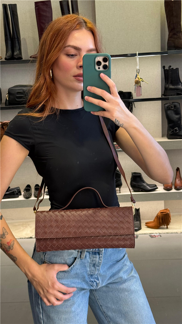 Borsa In Vera Pelle Intrecciata Con Tracolla Lung.31 Cm. Alt. 14 Cm - Divisione Chickster's cod. M3584 main:sha1=5ae8095eada4119bcb8c2ffbb352fa8ec46bf1cf