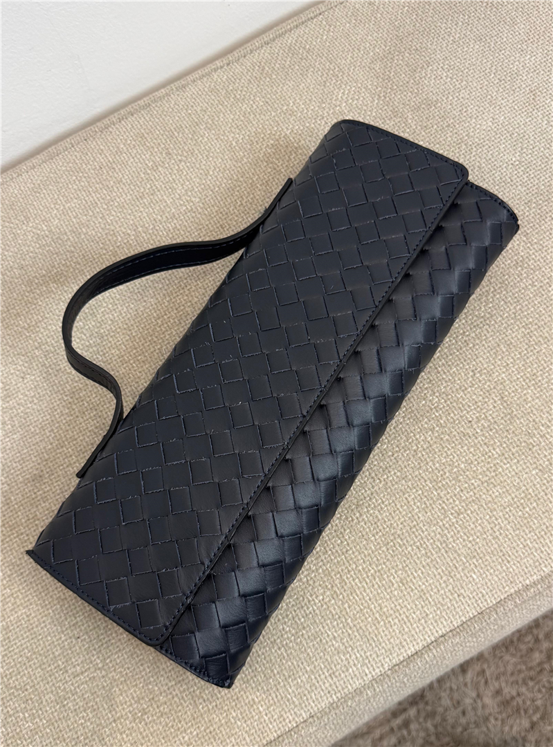 Borsa In Vera Pelle Intrecciata Con Tracolla Lung.31 Cm. Alt. 14 Cm - Divisione Chickster's cod. M3584 main:sha1=6ddf1a26a59066f154f1875a86019cfa6b046b46
