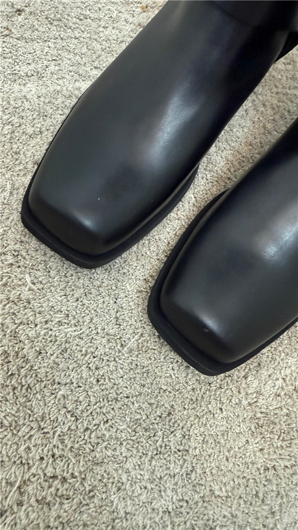 Ovye Biker In Pelle Accessorio, Tacco Cm 4 - Ovye' cod. 25/SO540PEL main:sha1=25bf4191509c10700072cb9416ec6a0c4bd80857