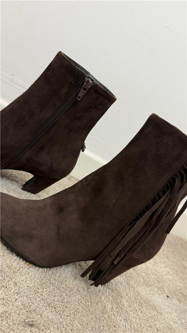 Stivaletto Camoscio Con Frange Tacco Cm 7 - Shana cod. TED 898/70 main:sha1=df0c1c2c540e9b243a6afe05b140844e3092e03f