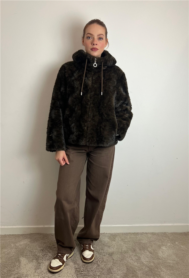 Giubbotto In Ecopelliccia Con Cappuccio E Zip Frontale - Please cod. V8911G6852 main:sha1=5882bfc7e411008b79d5dd83c1aa986e7d3c071c