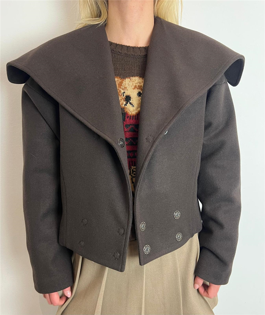 Cappa Crop Con Maxi Rever Eleganza E Stile Contemporaneo - Souvenir cod. W38S0260 main:sha1=0a1b34e4b1baecd2ed11f9c5f648391ee3815992