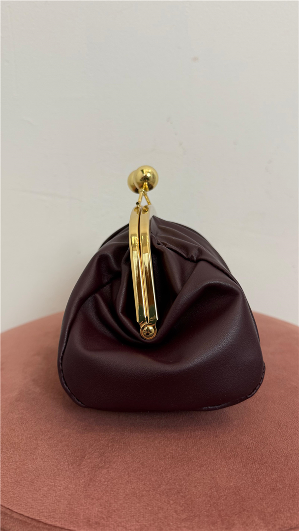 Borsa Pasticcino In Pelle Con Chiusura Clip Clap E Catena Dorata - Divisione Chickster's cod. M3590 main:sha1=5d02c94960cbf856022e04048b4c9b9fd38ed6ee