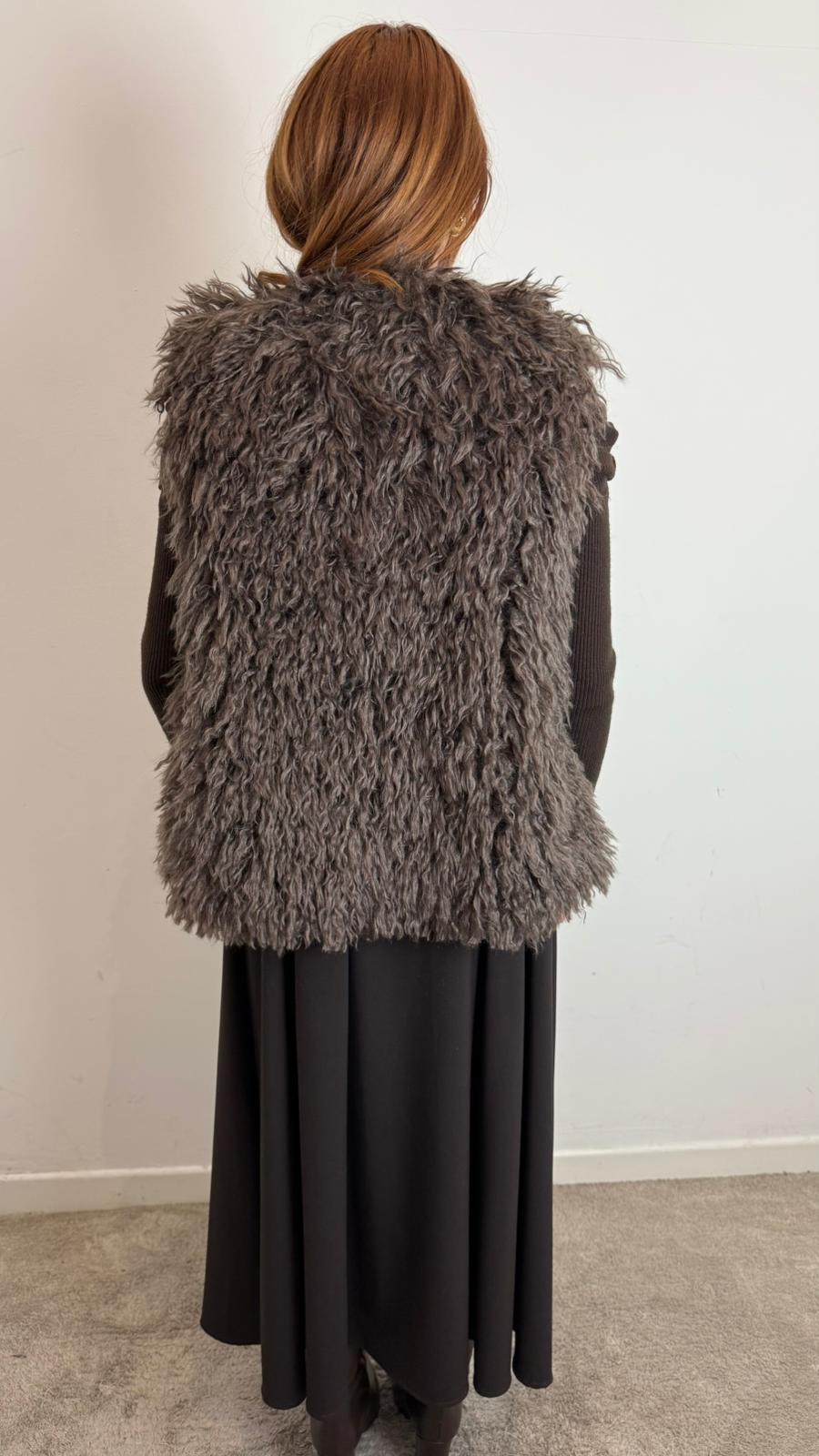 Ecopelliccia Smanicata Effetto Mongolia - Philia Loft cod. A01N0278 main:sha1=84ff69844bcd49220824a2344962bfc76235542e