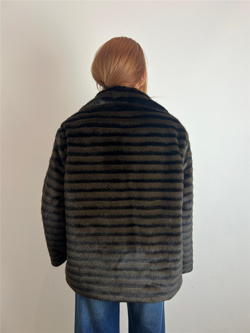 Pelliccia Con Rever E Ganci - Haveone cod. KMA_P132 main:sha1=08e3f105f473e52d2ac92241864bda8ab731c8f5