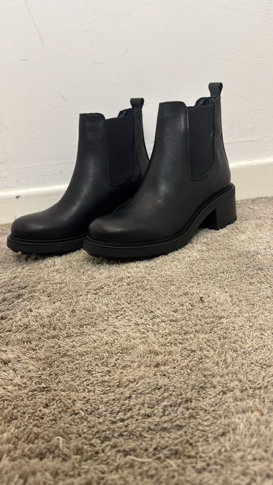 Stivaletto Chelsea Con Inserti Elastici Laterali Platform Cm 5 - Via Mondana cod. CHICCAVIT main:sha1=c03f664bb683c6186b126081e73d599e83786afa