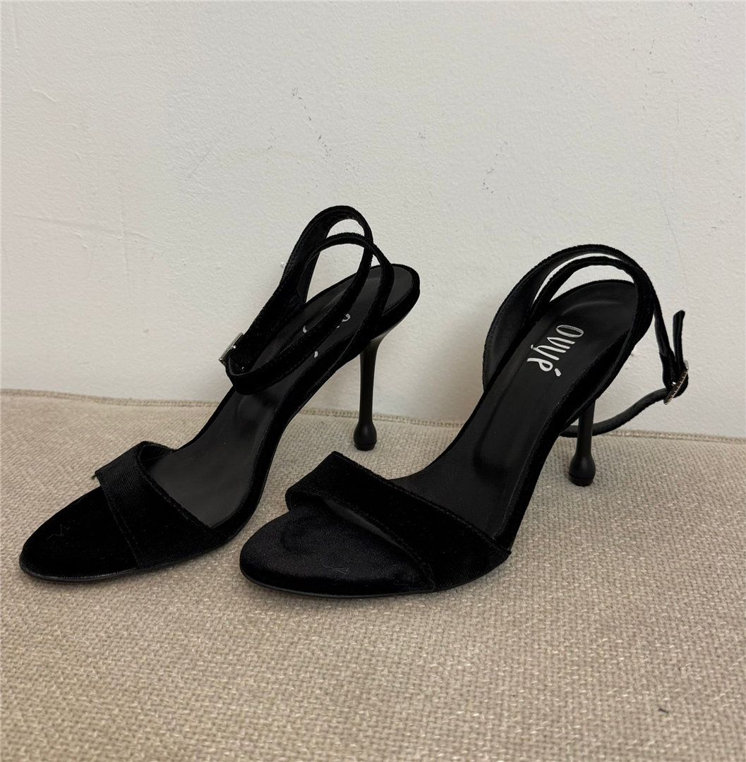 Sandalo In Velluto Ovyè Tacco Cm 10 - Ovye' cod. SOLIDYAVEL main:sha1=41b996dd0a7f2b8f1b30a8767fbd4e8651c5da22