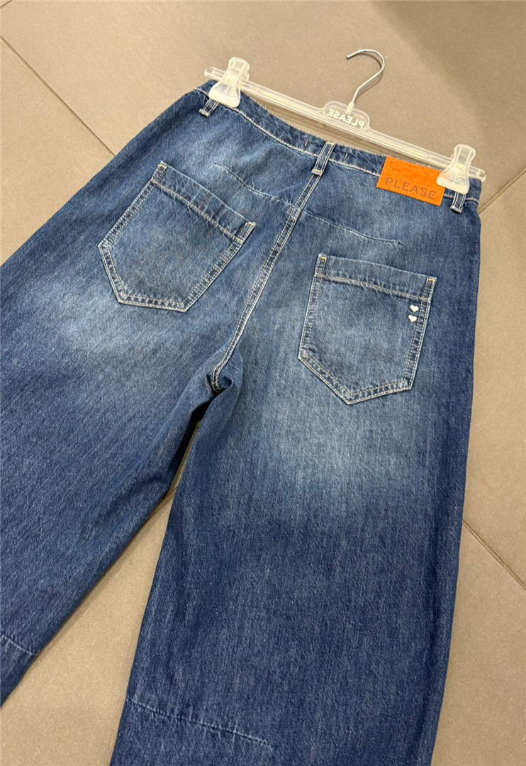 Jeans A Gamba Larga Con Orlo - Please cod. P2SGEH0CBO main:sha1=ecd8c68e468821b3fc438a2ccefaba3145f31c63
