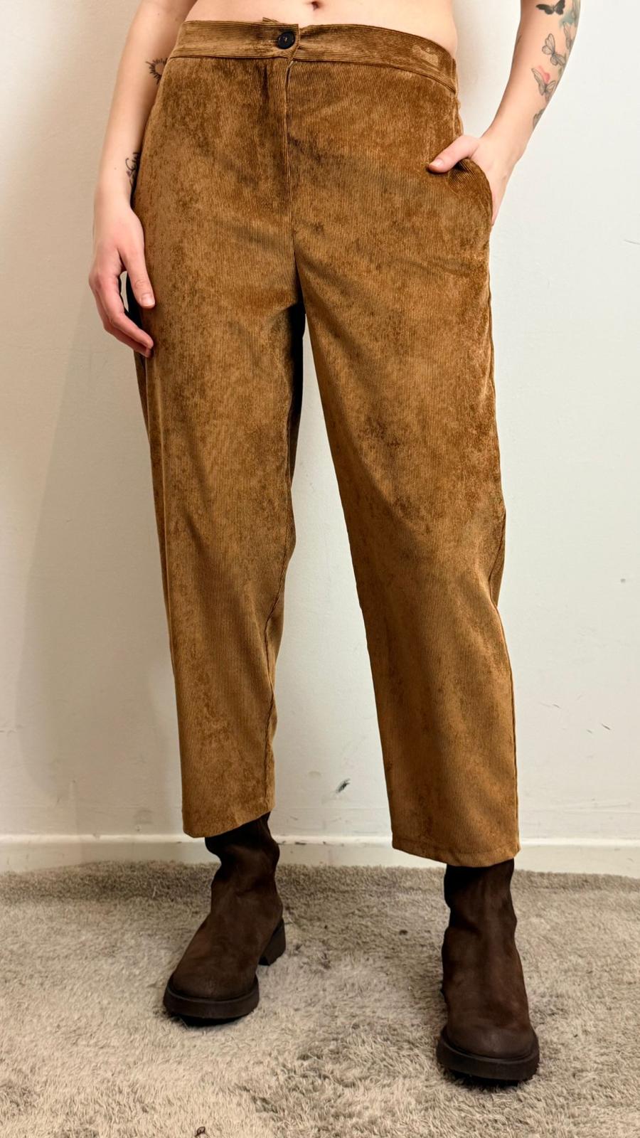 Panta Baloon Velluto Millerighe - Vicolo cod. TF2001 main:sha1=9776499fdc4cdb6a06bb50cee1d540daf985aeb2